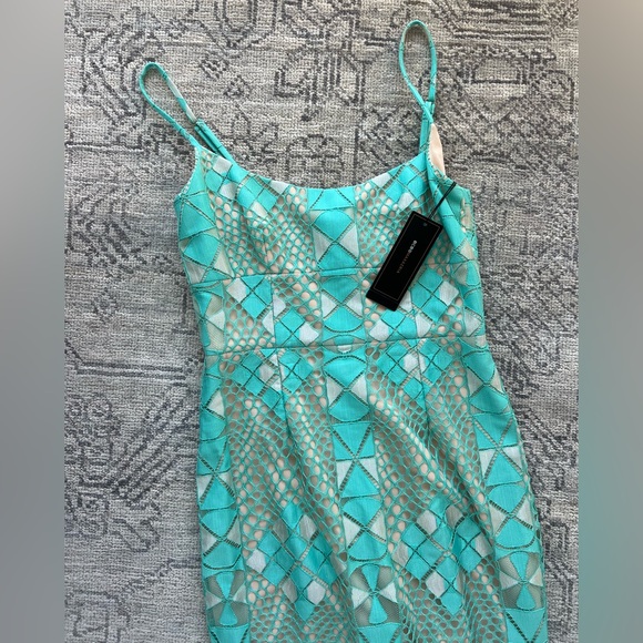 NWT BCBGMaxAzria Light Blue Geometric Lace Maxi Dress in size 0 - Picture 5 of 7